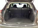 ラゲッジも広く使いやすいトランクは、開口部も広く荷物の積み下ろしもしやすいお車となっております。リアシートの背もたれは6:4の割合で分割して可倒できるので、長いお荷物などを載せることもできます。