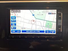 ナビゲーションはフルセグＴＶのＧａｔｈｅｒｓ純正メモリーナビを搭載しています。Ｂｌｕｅｔｏｏｔｈオーディオ機能がありますので、スマートフォンなどの音楽も再生できます。 5
