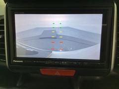 バックでの車庫入れも安心です！　リアカメラが付いているバックモニター付のナビ（Aftermarket品）を装備しております。操作線もついており距離感も画面から確認できます。 6