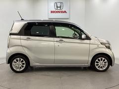 購入後も自社指定整備工場完備でお客様の愛車をしっかりサポート致します！御納車時には安全かつ安心してお乗り頂けるようホンダ専門知識を持つ整備スタッフが点検・整備・装備も説明をしてお渡ししております。 4