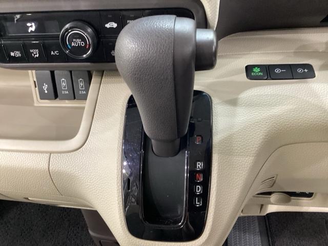Ｎ－ＢＯＸ Ｇ・Ｌホンダセンシング　４ＷＤ　光触媒抗菌消臭施工済　ＥＴＣ　純正メモリーナビ　フルセグ　Ｂｌｕｅｔｏｏｔｈ　バックカメラ　衝突被害軽減ブレーキ　ＬＥＤヘッドライト　ベンチシート　シートヒーター（8枚目）