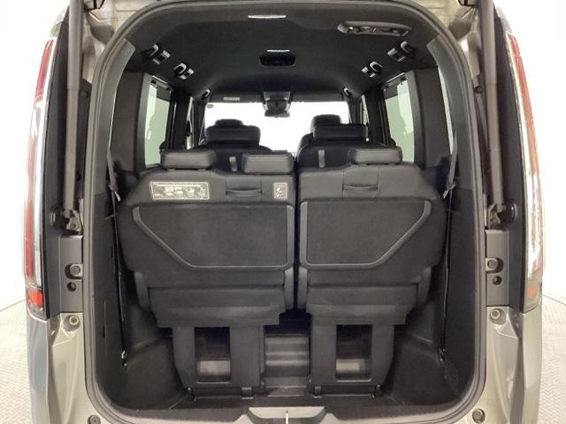 ステップワゴン スパーダ　４ＷＤ　光触媒抗菌消臭施工済　両側電動スライドドア　クリアランスソナー　衝突被害軽減システム　メモリーナビ　フルセグＴＶ」バックカメラ　スマートキー　ＣＤ　ＡＢＳ　運転席エアバッグ　助手席エアバッグ（22枚目）