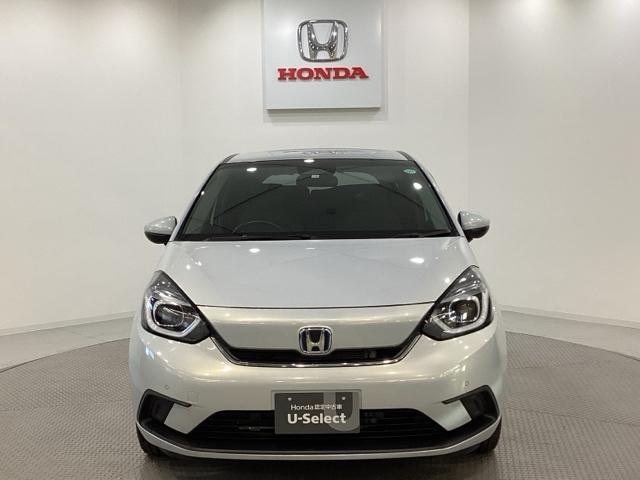 フィット ｅ：ＨＥＶホーム　光触媒抗菌消臭施工済　ホンダセンシング　衝突被害軽減システム　メモリーナビ　フルセグＴＶ　バックカメラ　スマートキー　クリアランスソナー　ＬＥＤヘッドライト　ＡＢＳ　運転席エアバッグ（2枚目）