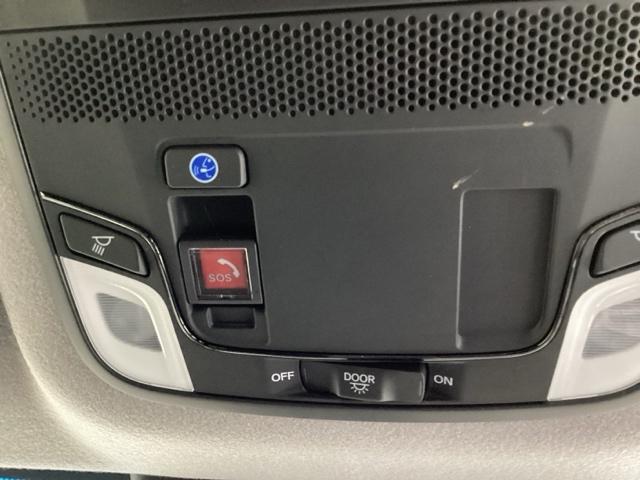 フィット ｅ：ＨＥＶホーム　光触媒抗菌消臭施工済　ホンダセンシング　衝突被害軽減システム　メモリーナビ　フルセグＴＶ　バックカメラ　スマートキー　クリアランスソナー　ＬＥＤヘッドライト　ＡＢＳ　運転席エアバッグ（6枚目）