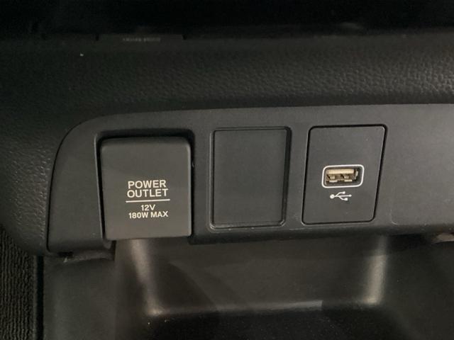 フィット ｅ：ＨＥＶホーム　光触媒抗菌消臭施工済　ホンダセンシング　衝突被害軽減システム　メモリーナビ　フルセグＴＶ　バックカメラ　スマートキー　クリアランスソナー　ＬＥＤヘッドライト　ＡＢＳ　運転席エアバッグ（16枚目）