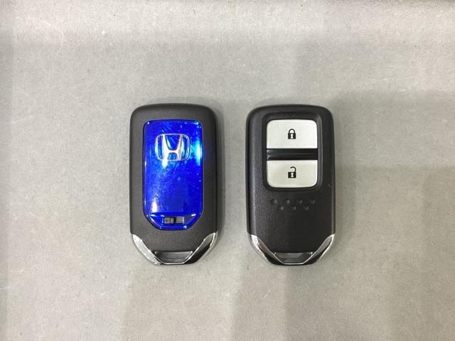 ヴェゼル ハイブリッドＸ　光触媒抗菌消臭施工済（11枚目）