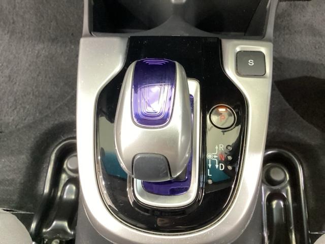 フィットハイブリッド Ｆパッケージ　光触媒抗菌消臭施工済（8枚目）