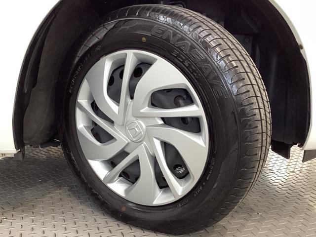 フリード Ｇ・ホンダセンシング　４ＷＤ　メモリーナビ　フルセグＴＶ　ＣＤ　バックカメラ　Ｂｌｕｅｔｏｏｔｈ接続　両側電動スライドドア　光触媒抗菌消臭施工済　６人乗り　３列シート　ＬＥＤヘッドライト　電動格納ミラー　スマートキー（22枚目）