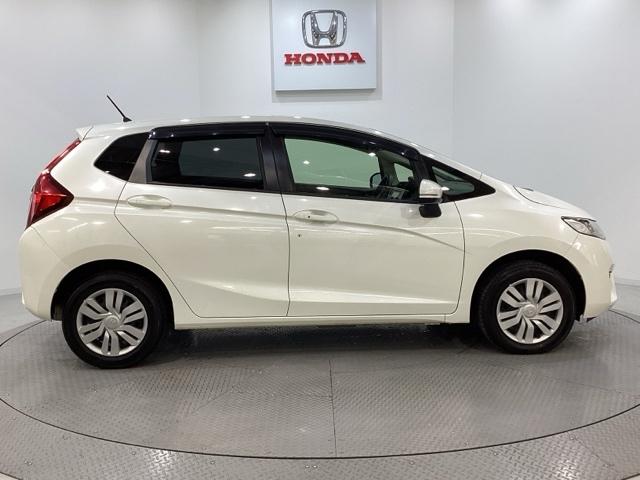 フィット １３Ｇ・Ｌパッケージ　純正メモリーナビ　キーレス　ホンダセンシング　衝突軽減ブレーキ　横滑り防止　バックカメラ　盗難防止　ＬＥＤヘッドライト　４ＷＤ（4枚目）