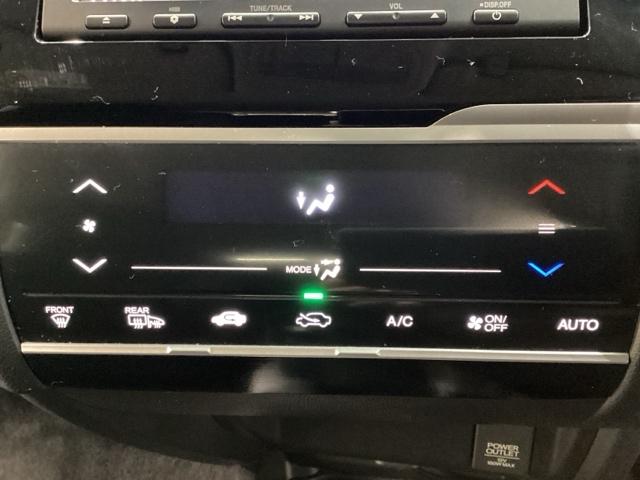 フィット １３Ｇ・Ｌパッケージ　純正メモリーナビ　キーレス　ホンダセンシング　衝突軽減ブレーキ　横滑り防止　バックカメラ　盗難防止　ＬＥＤヘッドライト　４ＷＤ（9枚目）