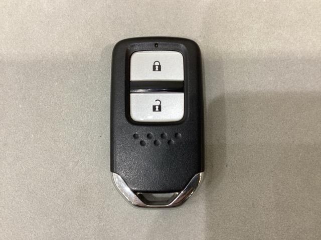 フィット １３Ｇ・Ｌパッケージ　純正メモリーナビ　キーレス　ホンダセンシング　衝突軽減ブレーキ　横滑り防止　バックカメラ　盗難防止　ＬＥＤヘッドライト　４ＷＤ（12枚目）