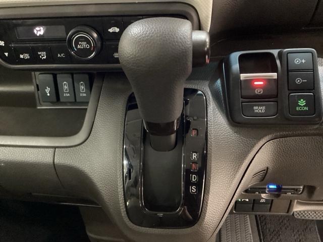 N-BOX L 純正メモリーナビ シートヒーター 片側電動スライドドア ホンダセンシング クルーズコントロール 衝突軽減ブレーキ 横滑り防止 障害物センサー バックカメラ 盗難防止 LEDヘッドライト 4WD(7枚目)