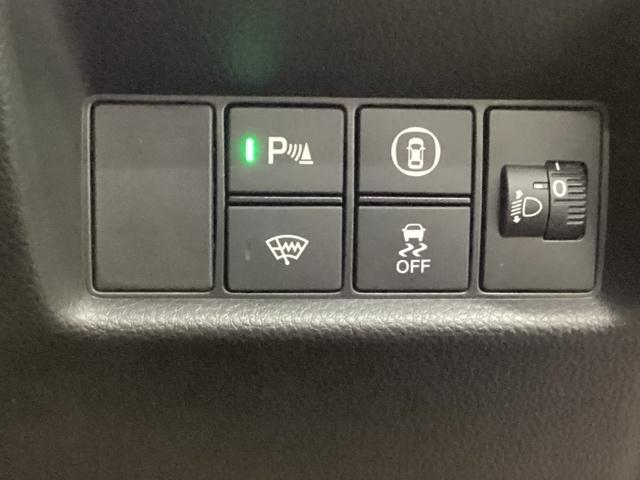 フィット ホーム　純正メモリーナビ　純正アルミホイール　ホンダセンシング　クルーズコントロール　衝突軽減ブレーキ　横滑り防止　障害物センサー　バックカメラ　　盗難防止　ＬＥＤヘッドライト　４ＷＤ（15枚目）