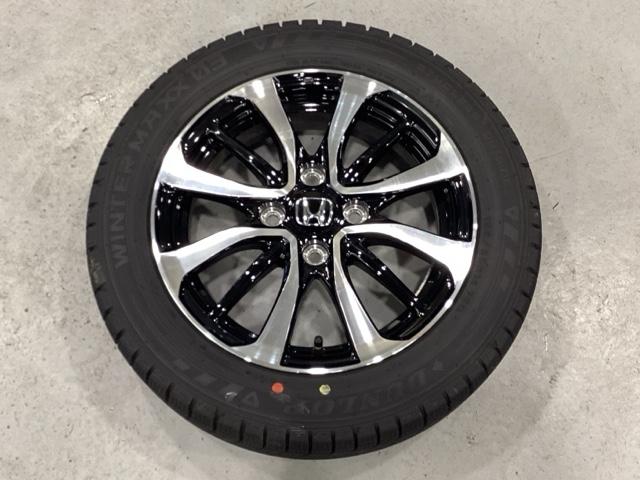 N-BOXカスタム ベースグレード 純正メモリーナビ 純正アルミホイール ドライブレコーダー 両側電動スライドドア シートヒーター ホンダセンシング クルーズコントロール 衝突軽減ブレーキ 横滑り防止 バックカメラ LEDヘッドライト(3枚目)