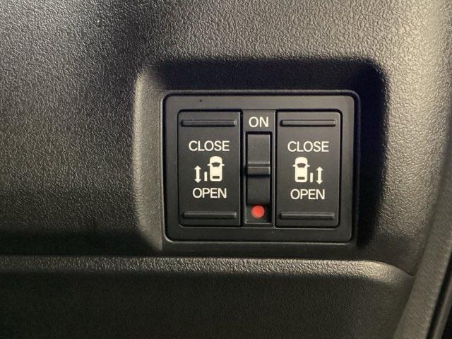 N-BOXカスタム ベースグレード 純正メモリーナビ 純正アルミホイール ドライブレコーダー 両側電動スライドドア シートヒーター ホンダセンシング クルーズコントロール 衝突軽減ブレーキ 横滑り防止 バックカメラ LEDヘッドライト(17枚目)