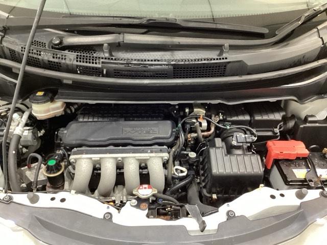 フリード Gジャストセレクション 純正メモリーナビ 社外アルミホイール 社外エンジンスターター 両側電動スライドドア 横滑り防止 バックカメラ 盗難防止 4WD(21枚目)