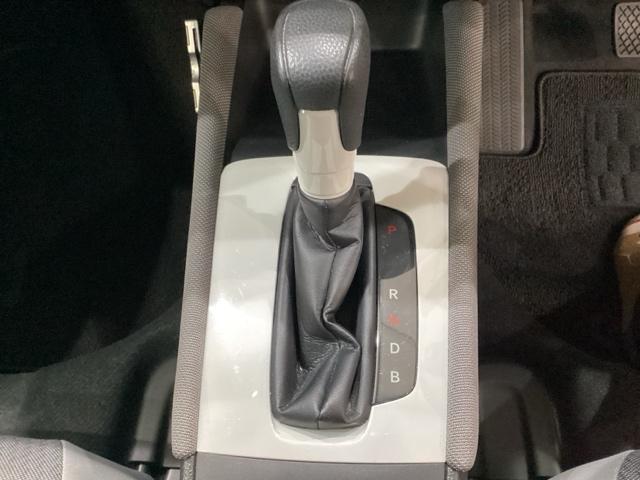 フィット e:HEVクロスター 純正メモリーナビ 純正アルミホイール ドライブレコーダー ホンダセンシング クルーズコントロール 衝突軽減ブレーキ 横滑り防止 障害物センサー バックカメラ 盗難防止 LEDヘッドライト 4WD(9枚目)