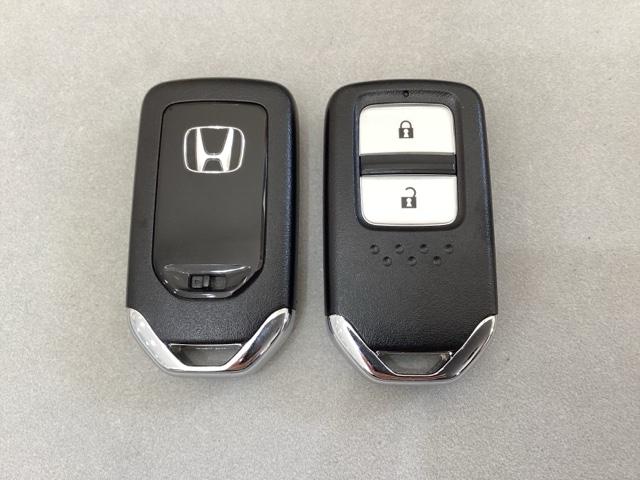 フィット e:HEVクロスター 純正メモリーナビ 純正アルミホイール ドライブレコーダー ホンダセンシング クルーズコントロール 衝突軽減ブレーキ 横滑り防止 障害物センサー バックカメラ 盗難防止 LEDヘッドライト 4WD(14枚目)