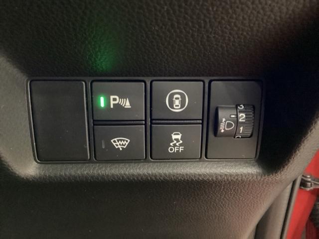 フィット e:HEVクロスター 純正メモリーナビ 純正アルミホイール ドライブレコーダー ホンダセンシング クルーズコントロール 衝突軽減ブレーキ 横滑り防止 障害物センサー バックカメラ 盗難防止 LEDヘッドライト 4WD(15枚目)