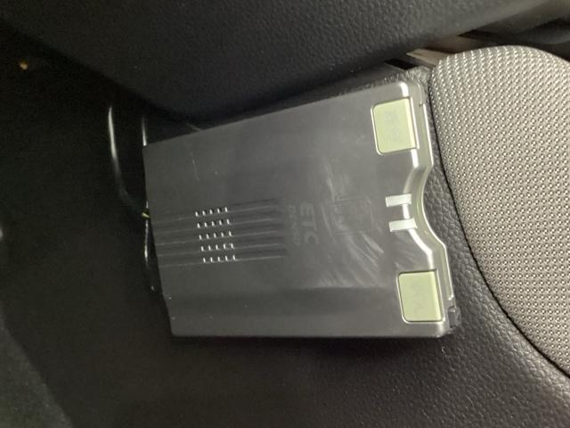 フィット e:HEVクロスター 純正メモリーナビ 純正アルミホイール ドライブレコーダー ホンダセンシング クルーズコントロール 衝突軽減ブレーキ 横滑り防止 障害物センサー バックカメラ 盗難防止 LEDヘッドライト 4WD(16枚目)