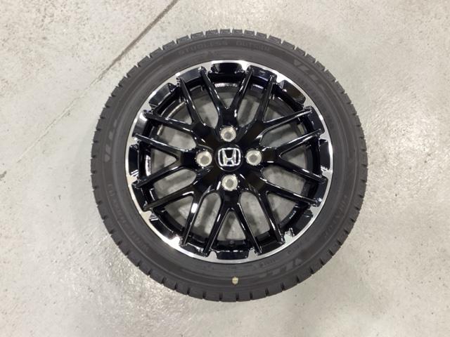 N-BOXカスタム ターボ 中古スタッドレスタイヤ、純正メモリーナビ、ドライブレコーダー前後装着+ETC付 当社デモカー(3枚目)