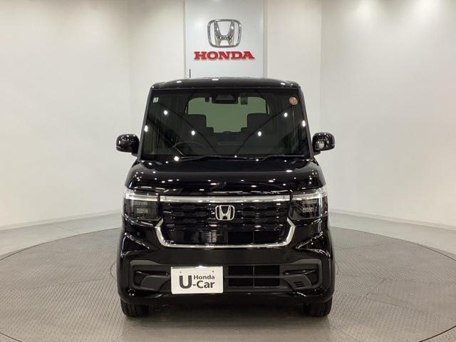 N-BOXカスタム ターボ 中古スタッドレスタイヤ、純正メモリーナビ、ドライブレコーダー前後装着+ETC付 当社デモカー(4枚目)