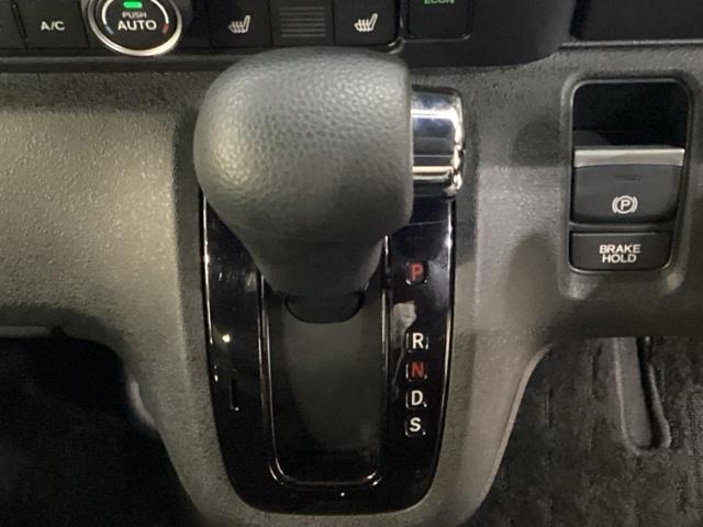 N-BOXカスタム ターボ 中古スタッドレスタイヤ、純正メモリーナビ、ドライブレコーダー前後装着+ETC付 当社デモカー(11枚目)