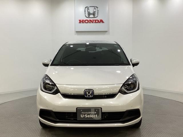 フィット ｅ：ＨＥＶホーム　純正メモリーナビ、中古スタッドレスタイヤ、ドライブレコーダー前後装着＋ＥＴＣ付　当社デモカー（2枚目）