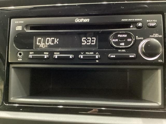 フィット ｅ：ＨＥＶホーム　純正メモリーナビ、中古スタッドレスタイヤ、ドライブレコーダー前後装着＋ＥＴＣ付　当社デモカー（7枚目）