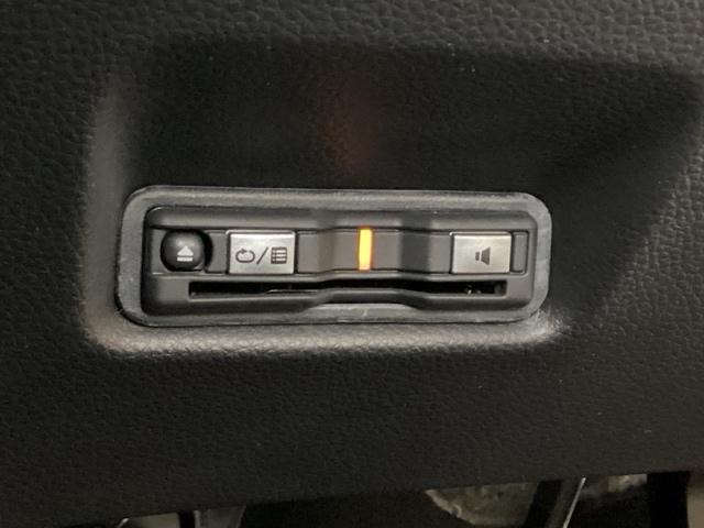 フィット ｅ：ＨＥＶホーム　純正メモリーナビ、中古スタッドレスタイヤ、ドライブレコーダー前後装着＋ＥＴＣ付　当社デモカー（15枚目）