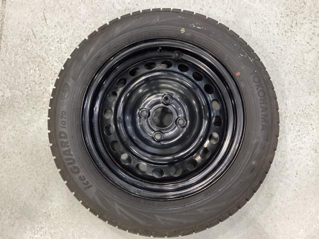 フィット ｅ：ＨＥＶホーム　純正メモリーナビ、中古スタッドレスタイヤ、ドライブレコーダー前後装着＋ＥＴＣ付　当社デモカー（26枚目）