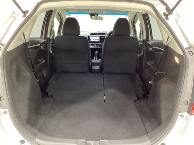 フィット １３Ｇ・Ｌパッケージ　光触媒抗菌消臭施工済　メモリーナビ　フルセグＴＶ　　バックカメラ　Ｂｌｕｅｔｏｏｔｈ接続　ＣＤ　ＤＶＤ再生可能　スマートキー　盗難防止システム　ＬＥＤヘッドライト　ＡＢＳ　運転席エアバッグ（21枚目）