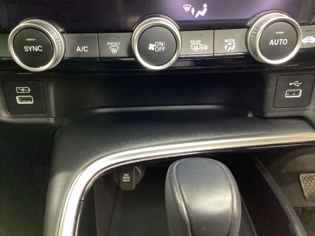 ヴェゼル e:HEVZ 光触媒抗菌消臭施工済(12枚目)