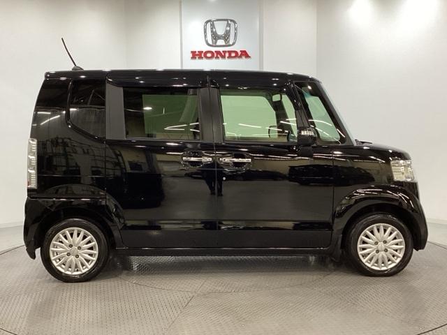 Ｎ－ＢＯＸ ＧＳＳパッケージ　ＥＴＣ　純正メモリーナビ　純正アルミホイール　シートヒーター　衝突軽減ブレーキ　横滑り防止　バックカメラ　キーレス　４ＷＤ　両側電動スライドドア（4枚目）