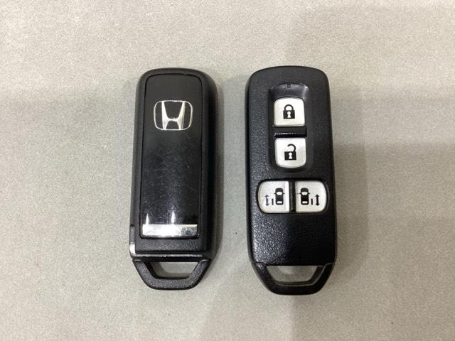 Ｎ－ＢＯＸ ＧＳＳパッケージ　ＥＴＣ　純正メモリーナビ　純正アルミホイール　シートヒーター　衝突軽減ブレーキ　横滑り防止　バックカメラ　キーレス　４ＷＤ　両側電動スライドドア（12枚目）