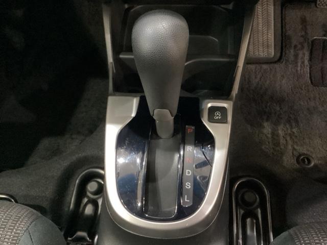 フィット 13G・Lパッケージ 純正メモリーナビ 社外アルミホイール エンジンスター 衝突軽減ブレーキ 横滑り防止 バックカメラ 盗難防止 LEDヘッドライト 4WD キーレス(8枚目)