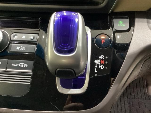 フリードハイブリッド ハイブリッド・Gホンダセンシング 純正メモリーナビ キーレス ホンダセンシング クルーズコントロール 衝突軽減ブレーキ 横滑り防止 バックカメラ 盗難防止 両側電動スライドドア LEDヘッドライト(8枚目)