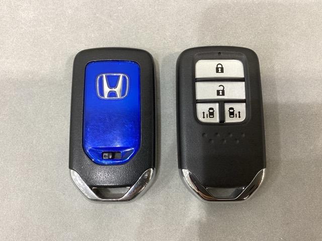 フリードハイブリッド ハイブリッド・Gホンダセンシング 純正メモリーナビ キーレス ホンダセンシング クルーズコントロール 衝突軽減ブレーキ 横滑り防止 バックカメラ 盗難防止 両側電動スライドドア LEDヘッドライト(12枚目)