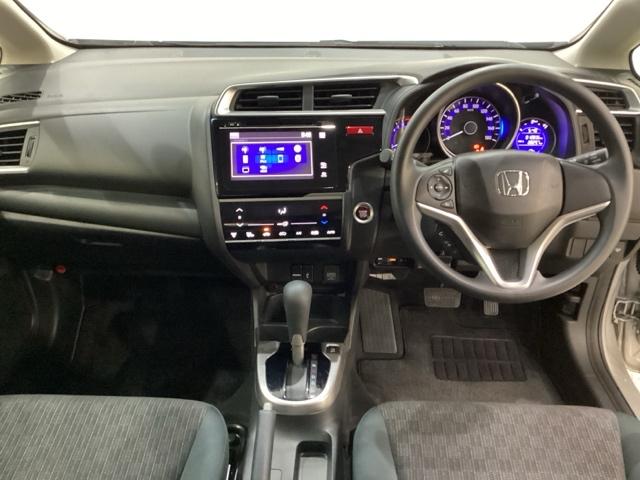 フィット １３Ｇ・Ｌパッケージ　メモリーナビ　フルセグＴＶ　社外アルミホイール　キーレス　横滑り防止　バックカメラ　盗難防止　ＬＥＤヘッドライト　ＡＢＳ　運転席エアバッグ　助手席エアバッグ（5枚目）