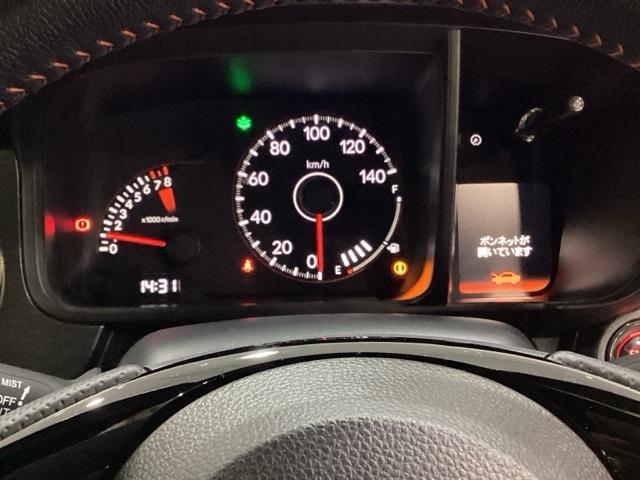 Ｎ－ＯＮＥ ＲＳ　６速マニュアル　ターボ　純正アルミホイール　マニュアル車　障害物センサー　クリアランスソナー　シートヒーター　ＬＥＤヘッドライト　衝突被害軽減システム　スマートキー　シートヒーター　ＵＳＢ入力端子（11枚目）