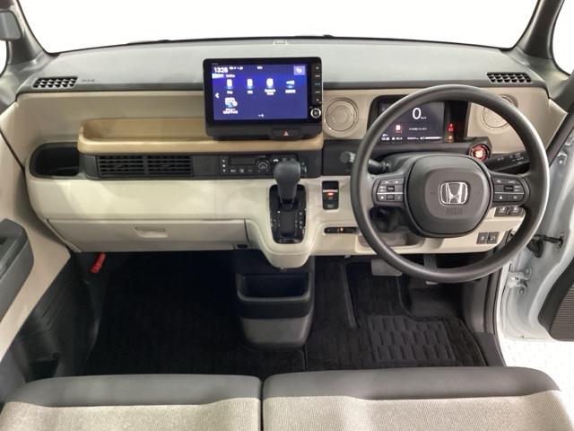 N-BOX ベースグレード 4WD 中古スタッドレスタイヤ、純正メモリーナビ、ドライブレコーダー前後装着+ETC付 当社デモカー ABS 運転席エアバッグ 助手席エアバッグ ベンチシート(5枚目)