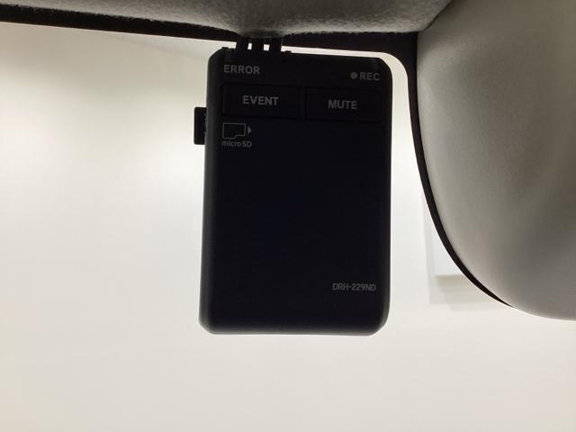 N-BOX ベースグレード 4WD 中古スタッドレスタイヤ、純正メモリーナビ、ドライブレコーダー前後装着+ETC付 当社デモカー ABS 運転席エアバッグ 助手席エアバッグ ベンチシート(19枚目)