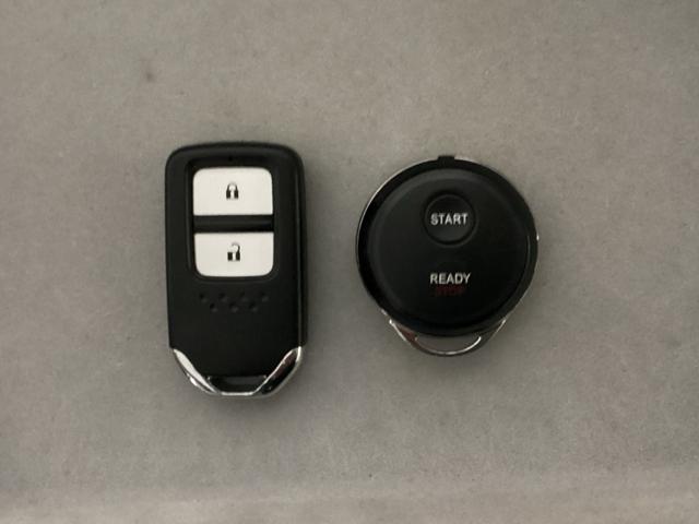 ヴェゼル Ｘ・ホンダセンシング　光触媒抗菌消臭施工済（11枚目）