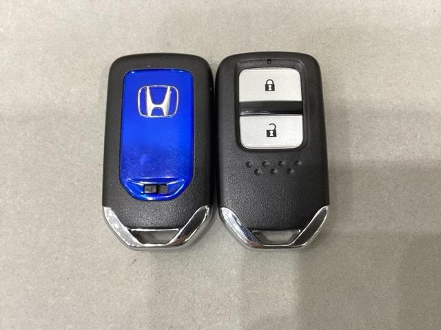 フィットハイブリッド Ｌパッケージ　光触媒抗菌消臭施工済（13枚目）