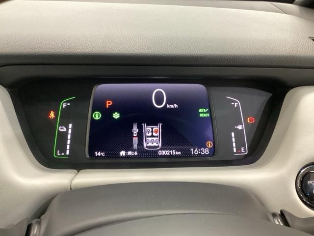 フィット ｅ：ＨＥＶホーム　ドライブレコーダー前後装備車　光触媒抗菌消臭施工済（9枚目）
