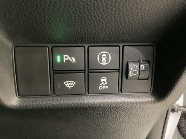 フィット ｅ：ＨＥＶホーム　ドライブレコーダー前後装備車　光触媒抗菌消臭施工済（13枚目）