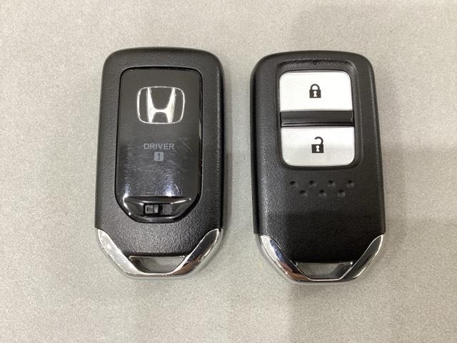 ＣＲ－Ｖ ＥＸ　４ＷＤ　いまコレ＋新品・フロアカーペットマット付　光触媒抗菌消臭施工済　メモリーナビ　フルセグＴＶ　ＣＤ　ＤＶＤ再生可能　Ｂｌｕｅｔｏｏｔｈ接続　バックカメラ　スマートキー　衝突被害軽減システム（15枚目）