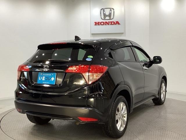 ヴェゼル Ｘ　いまコレ＋新品・フロアカーペットマット付　リモコンエンジンスターター付　光触媒抗菌消臭施工済（5枚目）