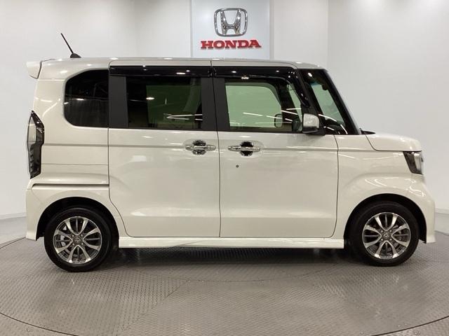Ｎ－ＢＯＸカスタム Ｌ　４ＷＤ　光触媒抗菌消臭施工済　左側電動スライドドア　メモリーナビ　フルセグＴＶ　ＣＤ　ＤＶＤ再生可能　バックカメラ　Ｂｌｕｅｔｏｏｔｈ接続　スマートキー　エンジンスターター　ＬＥＤヘッドライト（4枚目）