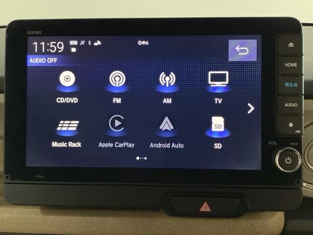 ナビゲーションはフルセグＴＶ、インターナビ対応のＧａｔｈｅｒｓ純正メモリーナビを搭載しています。Ｂｌｕｅｔｏｏｔｈオーディオ機能がありますので、スマートフォンなどの音楽も再生できます。